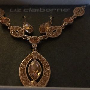 Necklace and earrings set